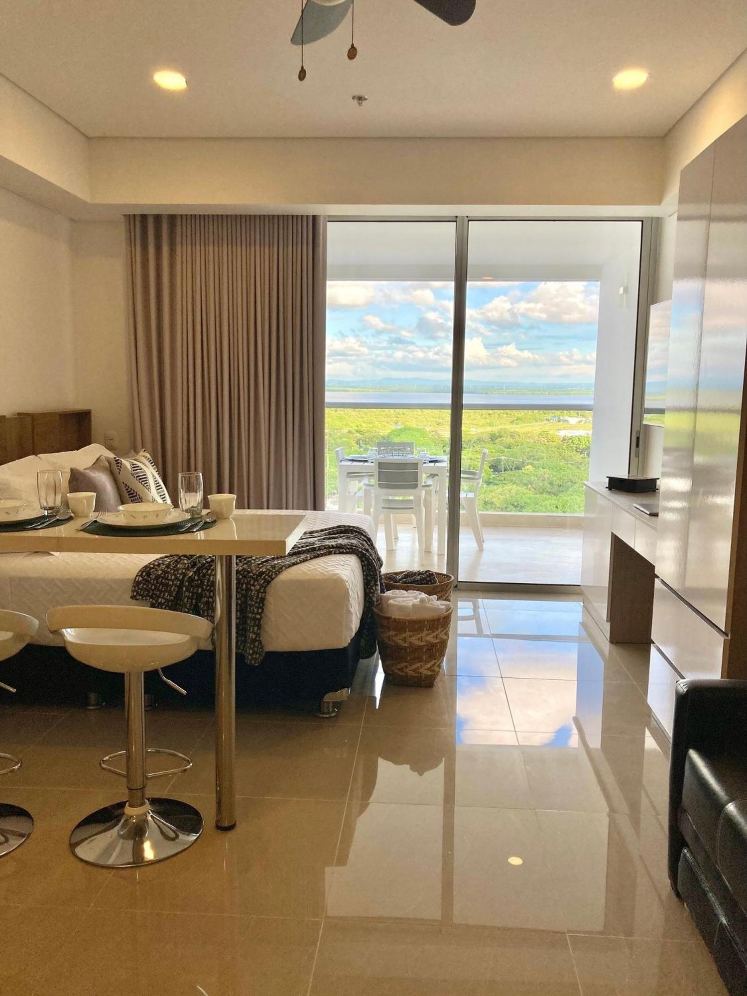 Apartamento Cb1242 | Estudio Moderno Con Diseno Natural Y Piscina Cartagena