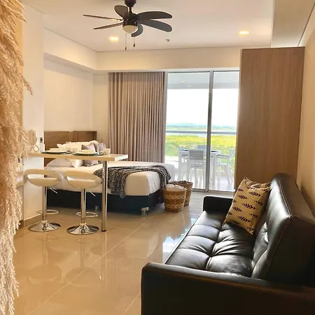Cb1242 | Estudio Moderno Con Diseno Natural Y Piscina Cartagena