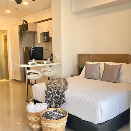 Cb1242 | Estudio Moderno Con Diseno Natural Y Piscina