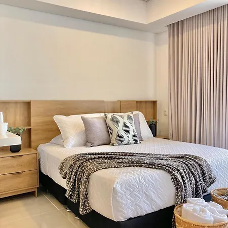Cb1242 | Estudio Moderno Con Diseno Natural Y Piscina Cartagena